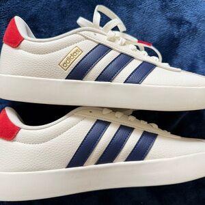 Men’s Adidas athletic shoes NWOT  8 1/2